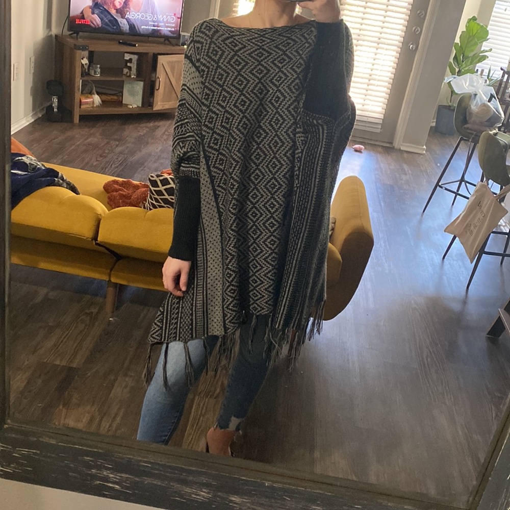 Longsleeve poncho sweater